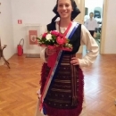 Lipa, lipša i najlipša… cura u nošnji!