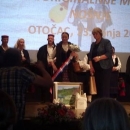 Lipa, lipša i najlipša… cura u nošnji!