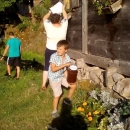 Umijesiti kruh, ispeći kukuruz, piti vodu s vrila, zaliti cvijeće...