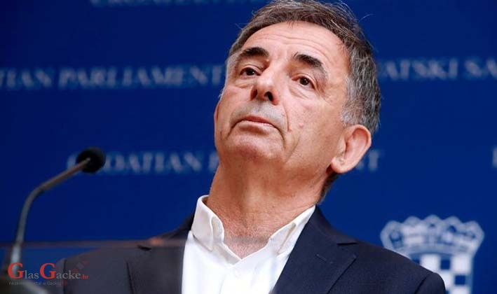 Smjenjuje li Pupovac Penavu?