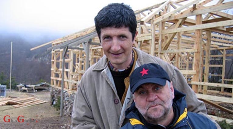 Za pljuvanje po Hrvatima neke se i nagrađuje! 