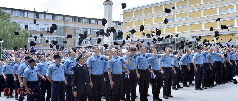 Teče rok za upis odraslih za zanimanje policajac