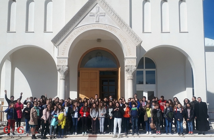 Na vjeronaučnoj olimpijadi Ogulinci pomeli sve pred sobom