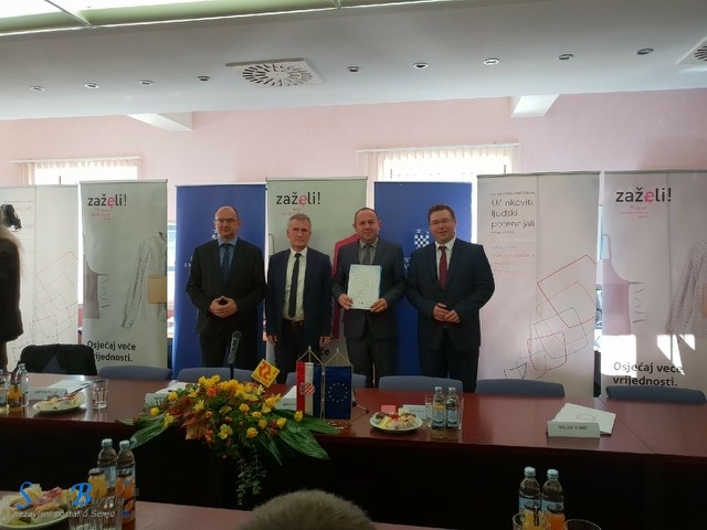 Gradu Senju uručen ugovor o dodjeli sredstava u okviru “Zaželi”, programa zapošljavanja žena