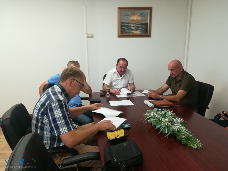 Potpisan ugovor o izvođenju radova uređenja trga u Svetom Jurju Potpisan ugovor o izvođenju radova uređenja trga u Svetom Jurju