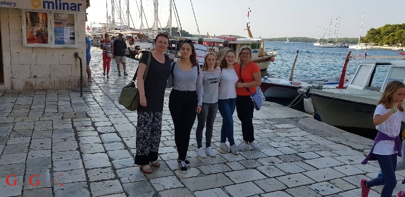 Otočki srednjoškolci na Danima baštine i turizma za mlade 2018. u Hvaru