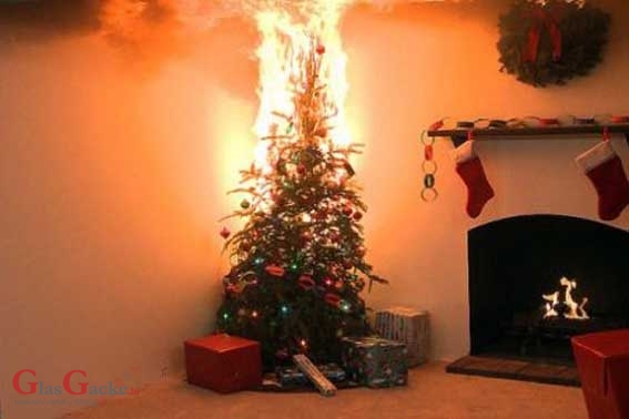 Opasnost od požara od božićnih jelica i dekoracija