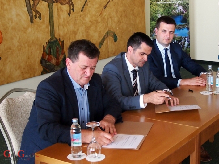 Nacionalni park Plitvička jezera stipendirat će učenike koji se obrazuju u deficitarnim zanimanjima