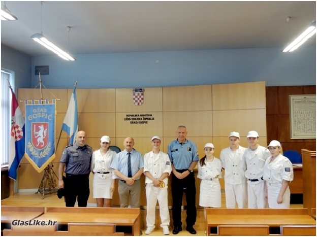 Starčević potpisao ugovore s policijskom mladeži