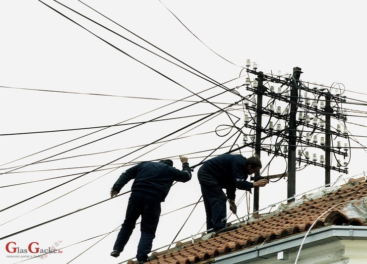 Provaljivali, krali struju, izbubetali, povrijedili dužnost ...