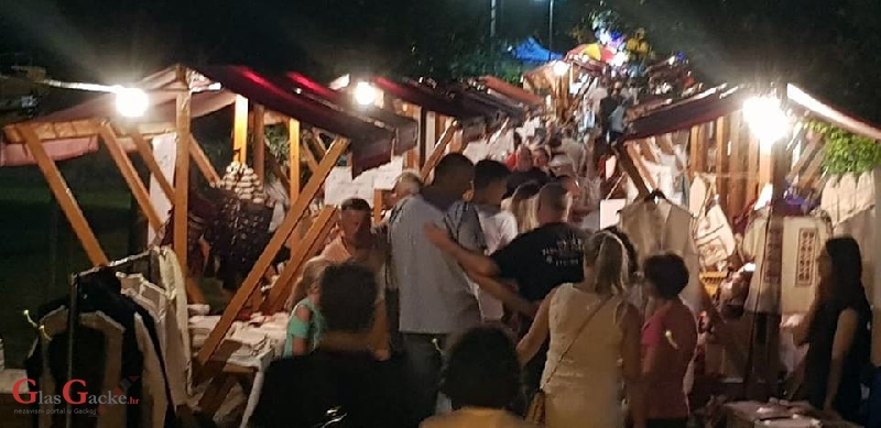 Prva večer Eko etno Gacke - pun pogodak!