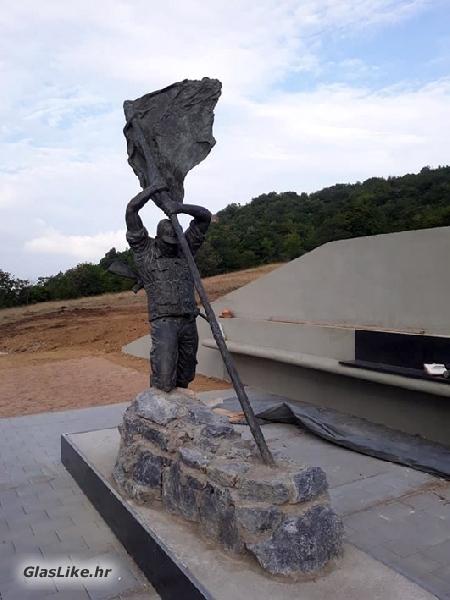 U subotu Grabar-Kitarović otkriva spomenik na Ljubovu