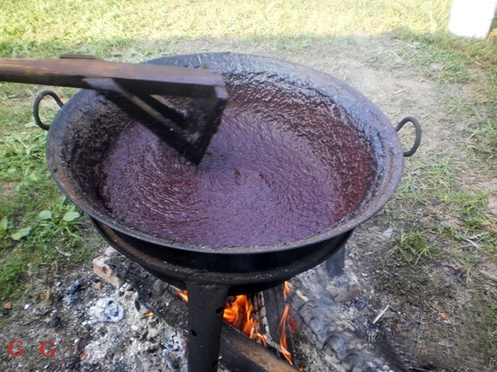 Pekmeza, pekmeza amo, jer utjehe ne nađoh u ...