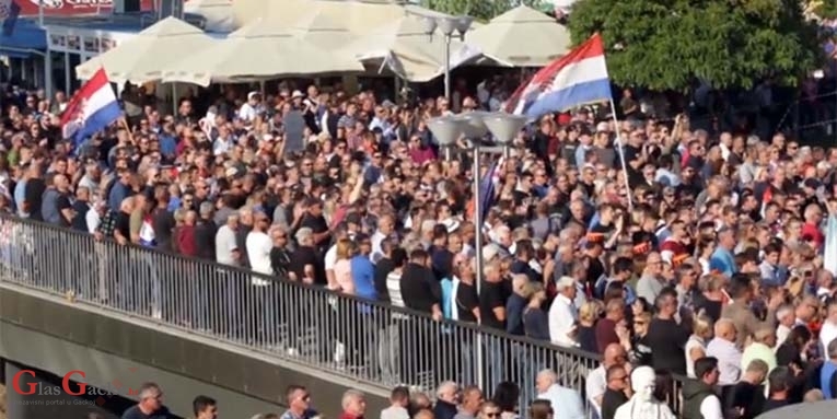 Nek potone u zaborav