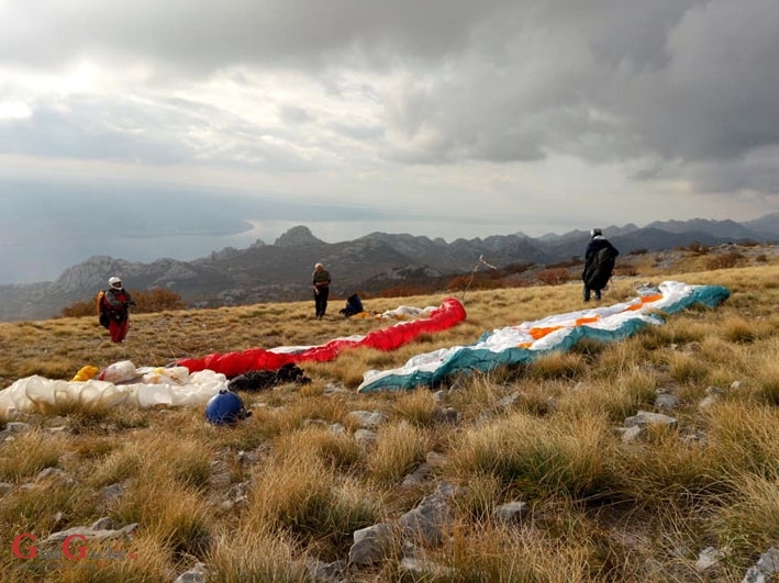 Leteći medvjedići na paragliding Hike & Fly utrka Libinje – Rovanjska