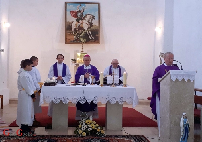 Križić blagoslovio obnovljenu crkvu u Jezeranama