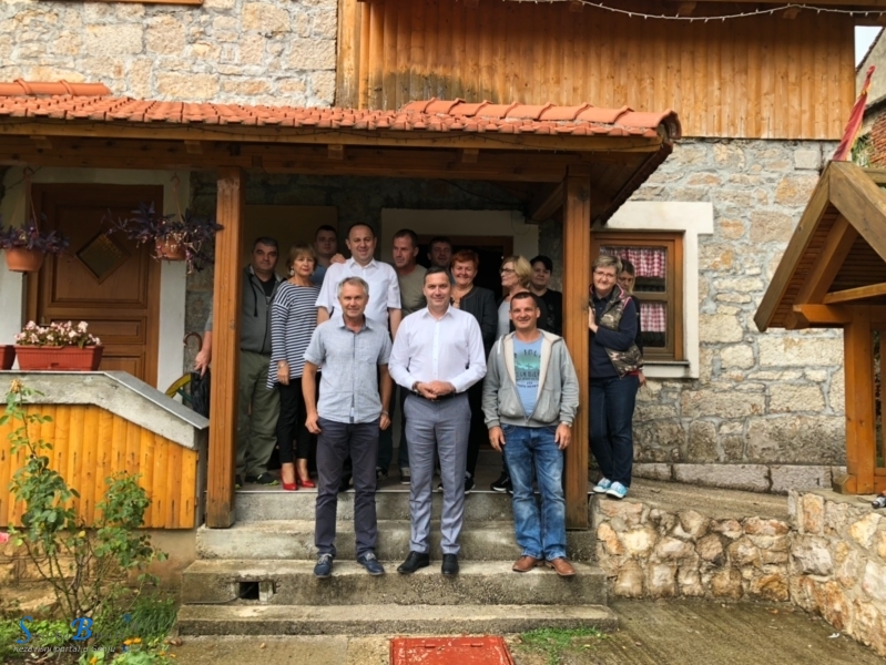 Marijan Kustić predstavio program u Donjem Lapcu Marijan Kustić predstavio program u Donjem Lapcu