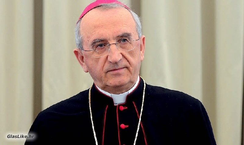 Nadbiskup i predsjednik HBK dr.Želimir Puljić na Blagovijest u Gospiću 