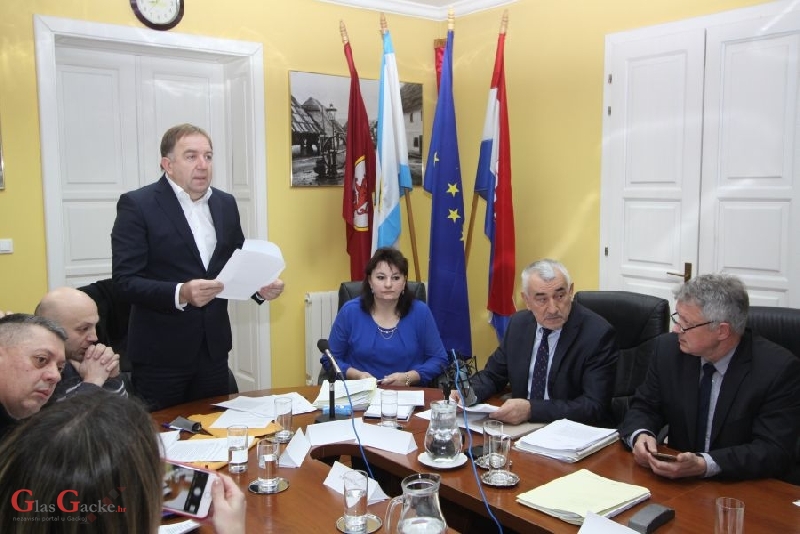 Još jedna bučna sjednica Gradskog vijeća Grada Otočca 