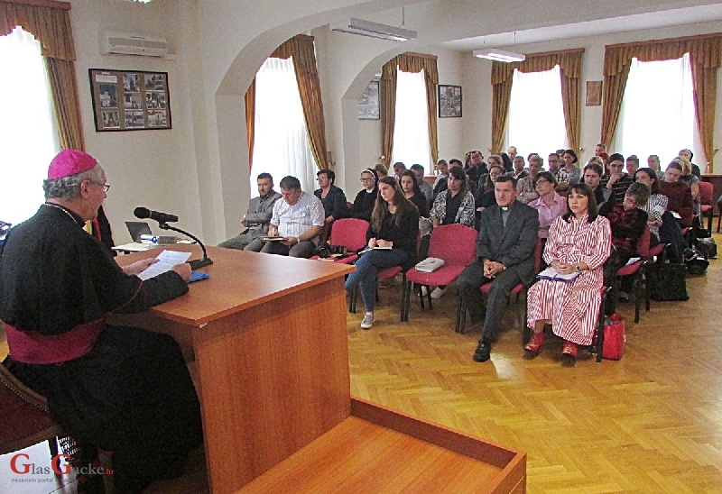 Biskupijski susret prosvjetnih djelatnika i vjeroučitelja Biskupijski susret prosvjetnih djelatnika i vjeroučitelja