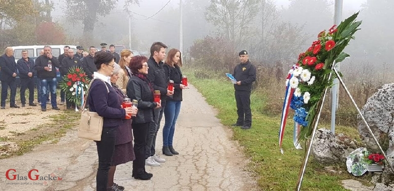 Prije 27.godina na Oltar domovine živote su položili Tomo Dujmović, Mate Devčić i Petar Rožman