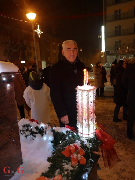 Gradonačelnik Kostelac upalio 3. adventsku svijeću