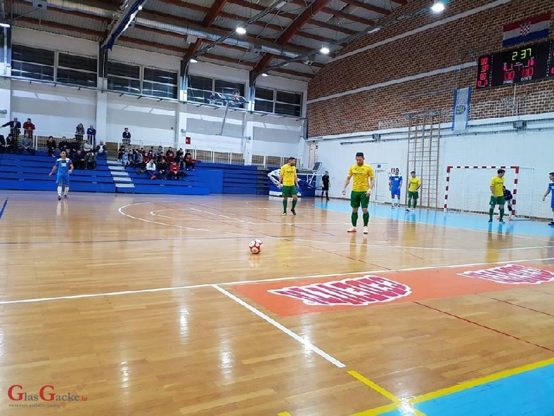 Remi u derbiju kola