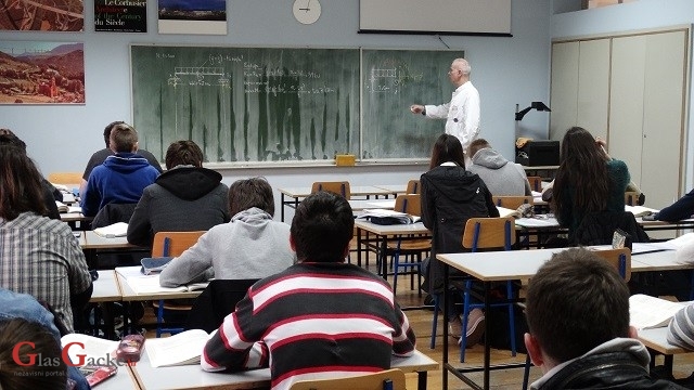 Tko su nastavnici napredovali u zvanje mentora?