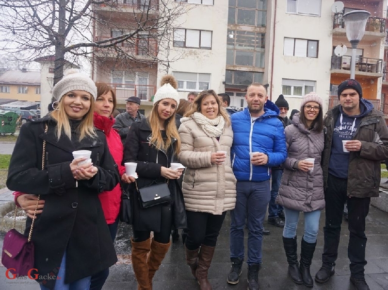 Ispraćaj stare i doček Nove godine točno u podne u Brinju 