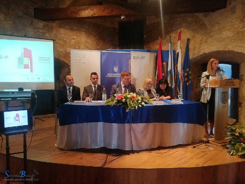 U Senju uručeni ugovori u okviru „Zaželi“, programa zapošljavanja žena U Senju uručeni ugovori u okviru „Zaželi“, programa zapošljavanja žena