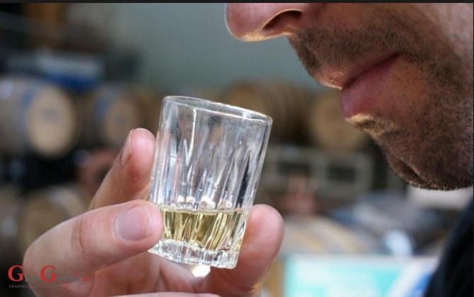 Noću pod kojom čašicom pića više za volanom Noću pod kojom čašicom pića više za volanom