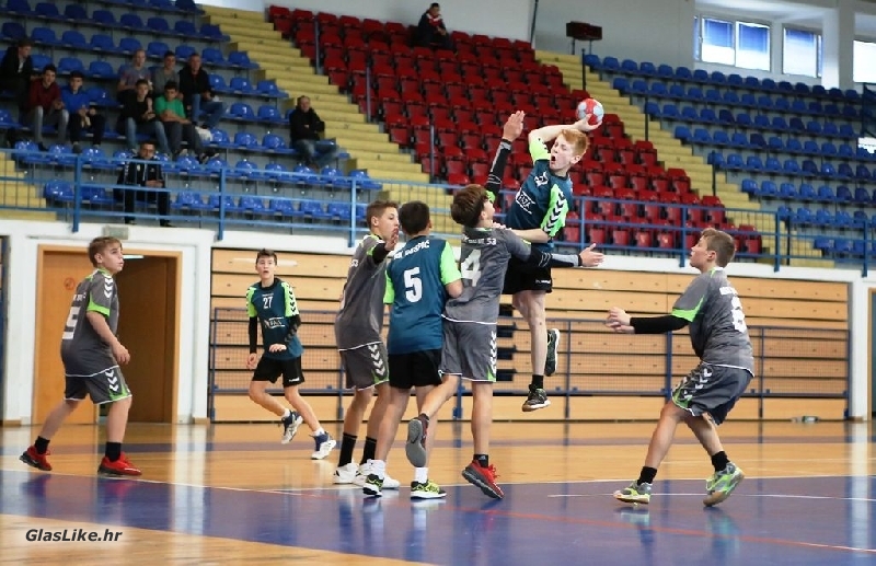 Važna pobjeda mlađih rukometaša Gospića na startu sezone 