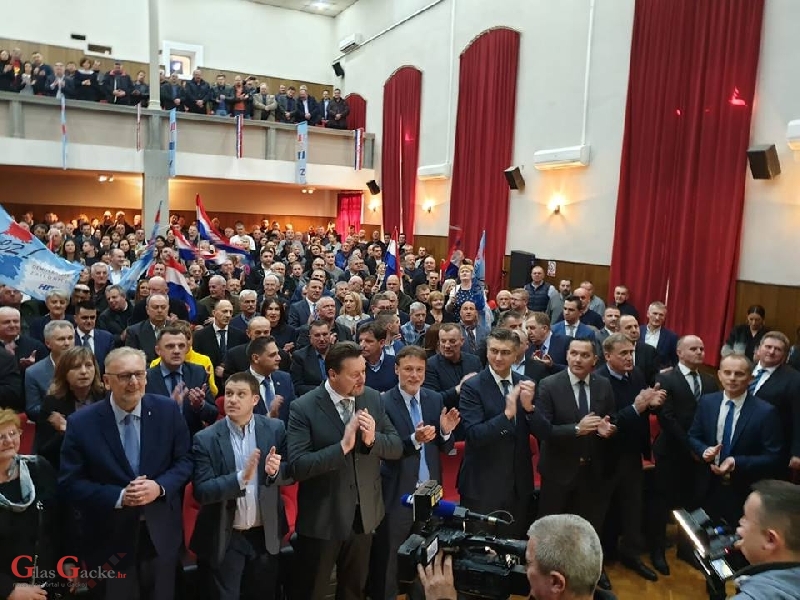 Na predstavljanju kandidata HDZ-ove koalicije u Gospiću predsjednik Vlade Andrej Plenković i 5 ministara 