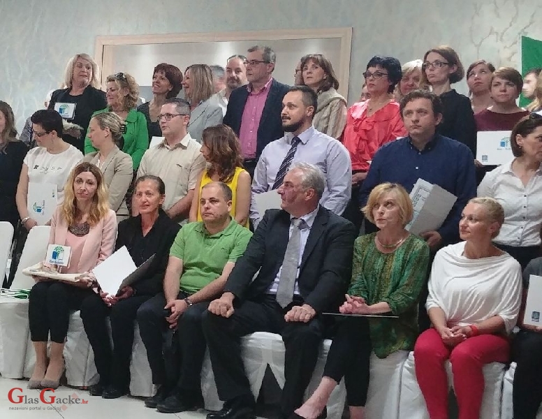 OŠ Luke Perkovića dijamantni status Međunarodne Ekološke