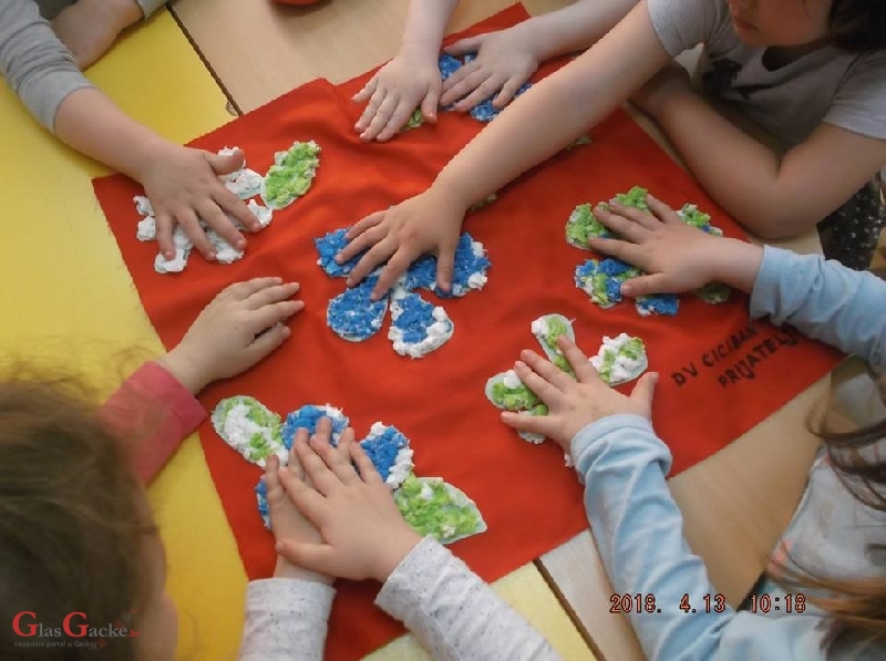 Erupcija mašte i radosti! Erupcija mašte i radosti!