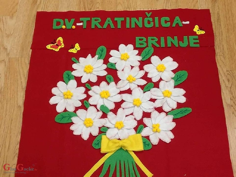 Još dva brinjska pačvorka za Crvenkapicu Još dva brinjska pačvorka za Crvenkapicu