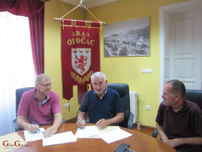 Gradonačelnik Kostelac potpisao ugovor o rekonstrukciji ul. Bartola Kašića 