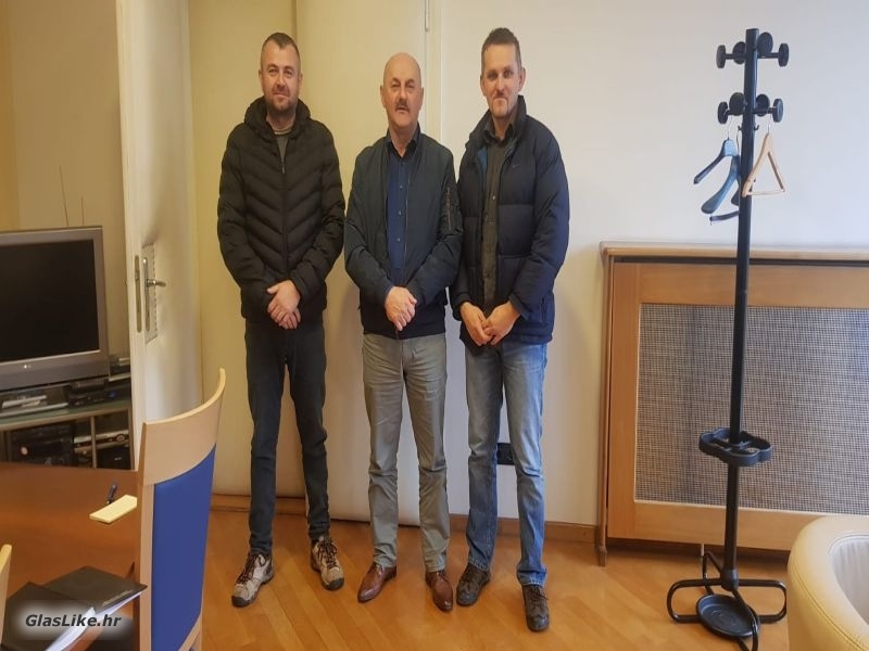Zrakoplovni savez Ličko-senjske županije na prijemu kod gradonačelnika Starčevića