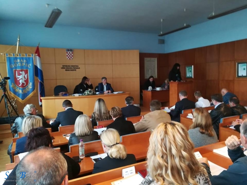 Reagiranje na članak „Milinoviću jednoglasna potpora za izgradnju Razvojnog centra Ličko-senjske županije“ objavljenom na internet portalu Lika-online Reagiranje na članak „Milinoviću jednoglasna potpora za izgradnju Razvojnog centra Ličko-senjske županije“ objavljenom na internet portalu Lika-online