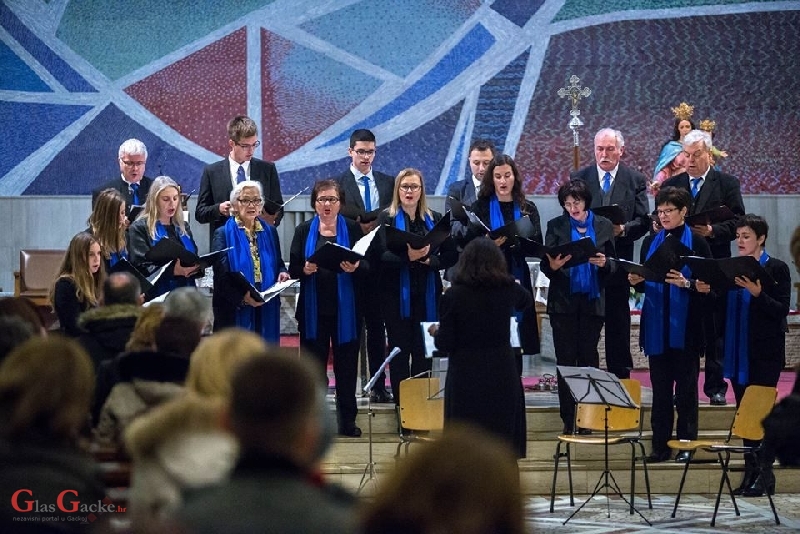 Župni zbor Marije Pomoćnice sa Knežije iz Zagreba u nedjelju u Brinju 