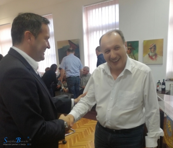 Kandidat za predsjednika ŽO HDZ-a Ličko-senjske županije Marijan Kustić predstavio svoj program u Perušiću Kandidat za predsjednika ŽO HDZ-a Ličko-senjske županije Marijan Kustić predstavio svoj program u Perušiću