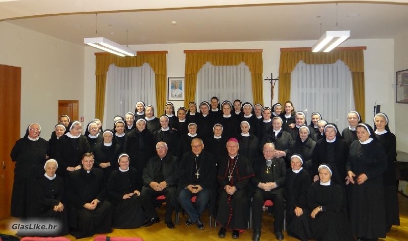 Šibenske sestre franjevke posjetile našu Biskupiju i Biskupa Šibenske sestre franjevke posjetile našu Biskupiju i Biskupa