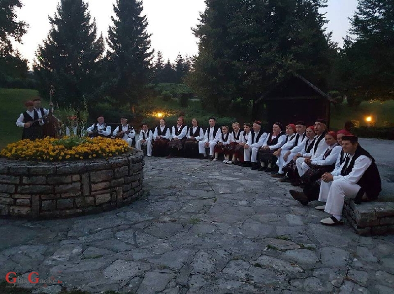 Uvijek se lijepo sresti kod slapova Plitvica