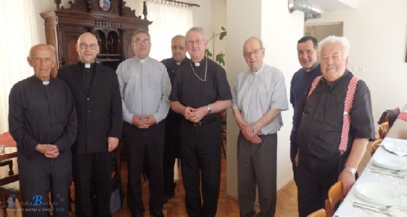 Kanonici Kaptola Sv.Marije u Senju s biskupom mons.Zdenkom Križićem Kanonici Kaptola Sv.Marije u Senju s biskupom mons.Zdenkom Križićem