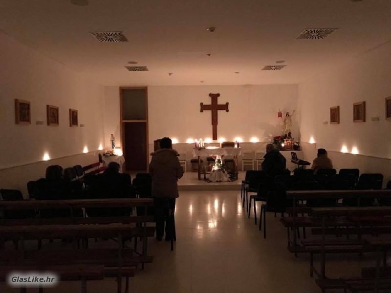 Udbinska zornica pod svijećama