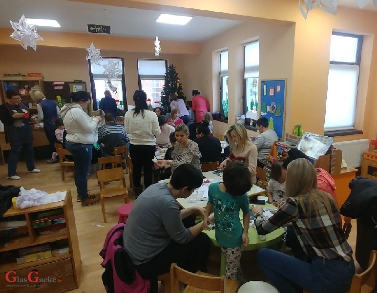 Božićna radionica u Dječjem vrtiću „Tratinčica“ Brinje