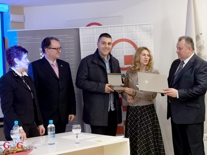 Održana sjednica GV Županijske komore Otočac i dodijeljena priznanja Održana sjednica GV Županijske komore Otočac i dodijeljena priznanja