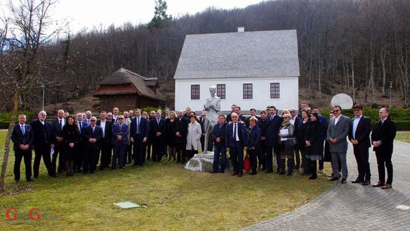 Potpisani ugovori za energetsku učinkovitost i obnovljive izvore energije Potpisani ugovori za energetsku učinkovitost i obnovljive izvore energije