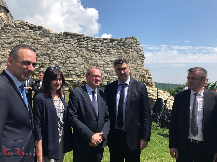 Povjerenici ŽO HDZ-a LSŽ i GO Gospića na Medvedgradu Povjerenici ŽO HDZ-a LSŽ i GO Gospića na Medvedgradu