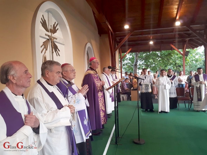 Biskup Križić okončao ovogodišnju Dužijancu u Vojvodini Biskup Križić okončao ovogodišnju Dužijancu u Vojvodini